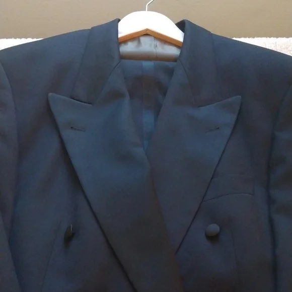 Hugo Boss Black Wool Double Breasted/Peak Lapel Dinner Jacket & Trousers  42R - Picture 3 of 15